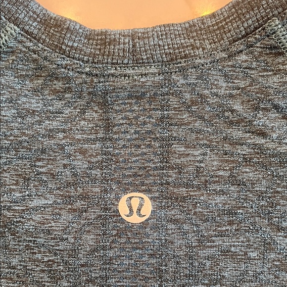 Lululemon Swiftly Tech Short Sleeve Crew in Heathered Peacock size 6 - Picture 8 of 11